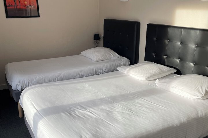 Room 9 of 27