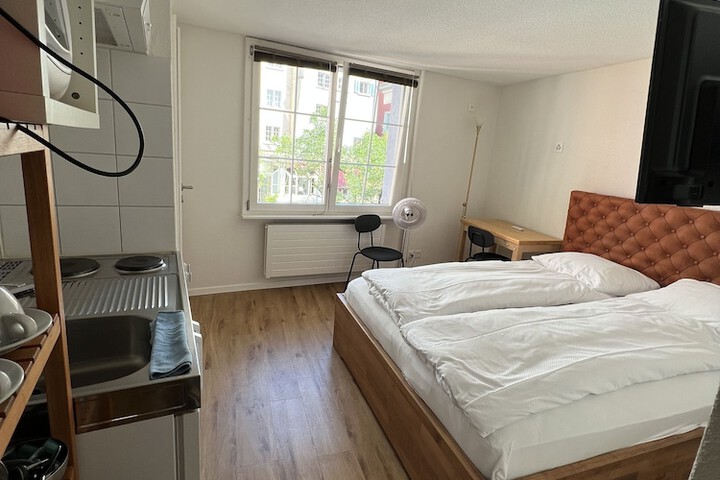 Room 11 of 40