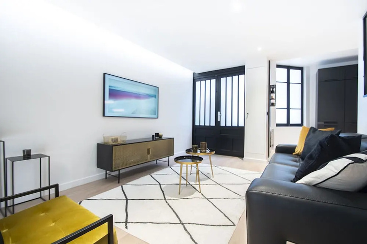 Room 3 of 12