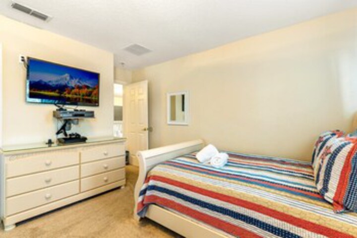 Room 22 of 37