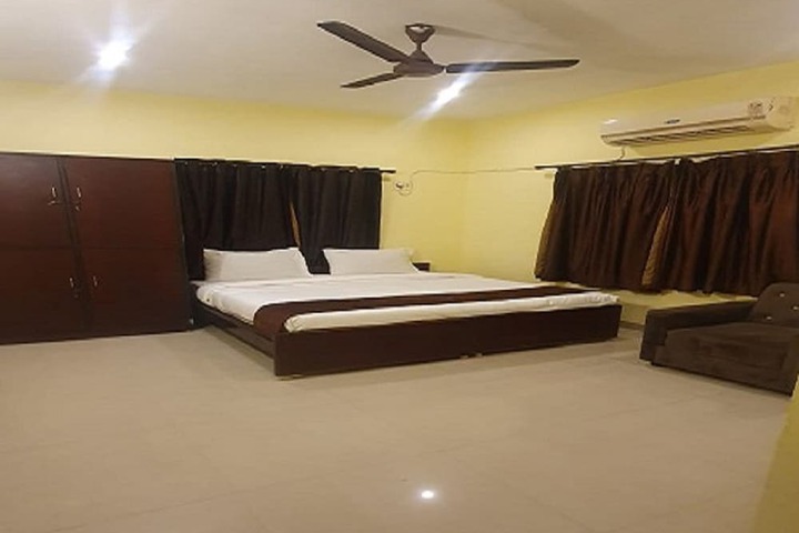 Room 9 of 17
