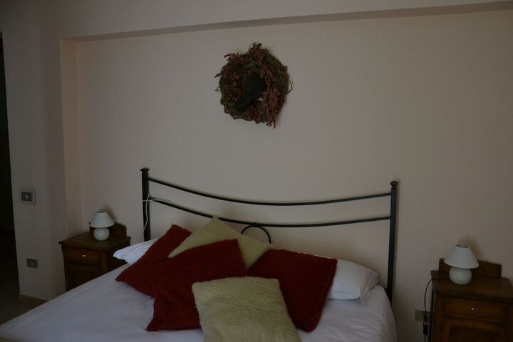Room 13 of 19