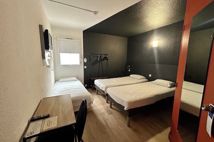 Room 18 of 66