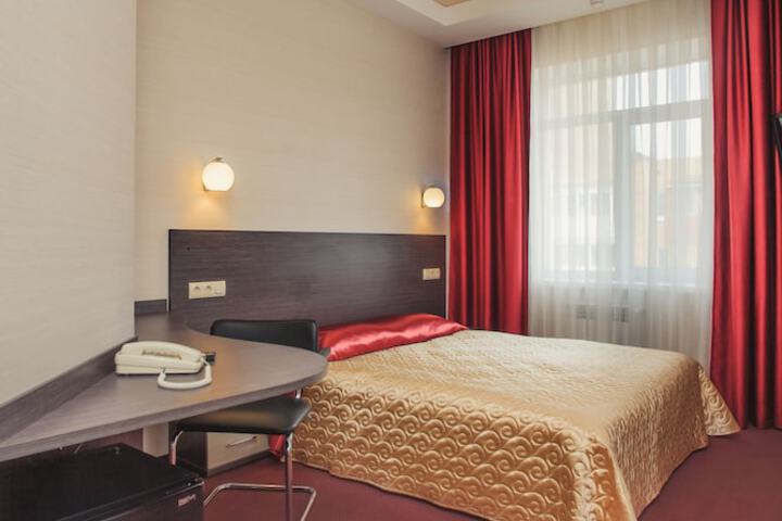 Room 15 of 42