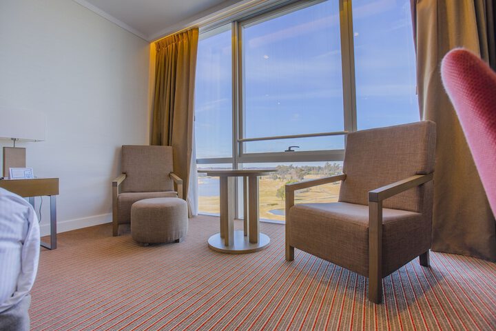 Room 4 of 125