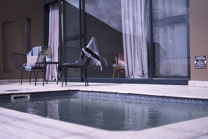 Pool 18 of 41