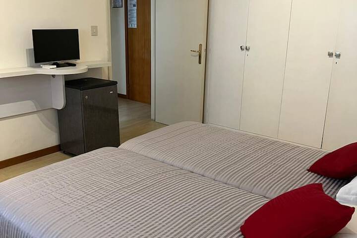Room 44 of 154
