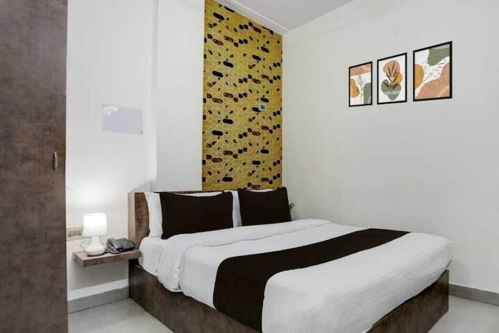 Room 15 of 28