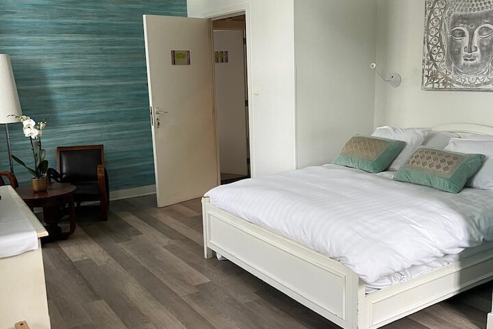 Room 16 of 39