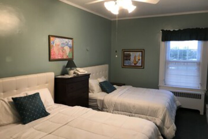 Room 68 of 108