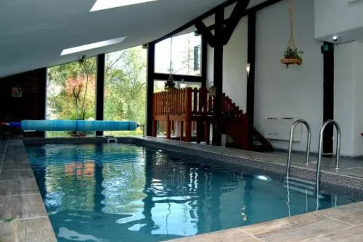Pool 12 of 27