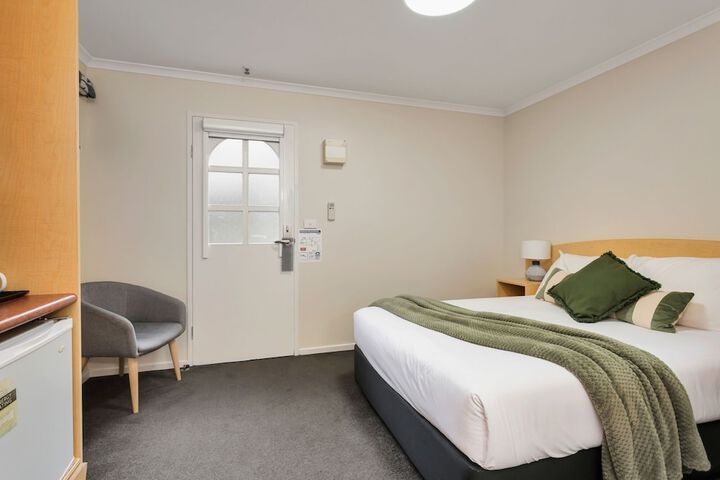 Room 11 of 72