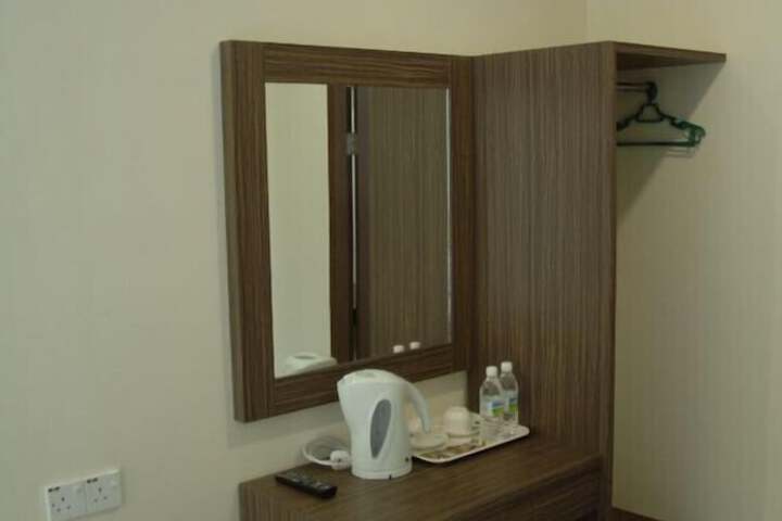 Room 8 of 14