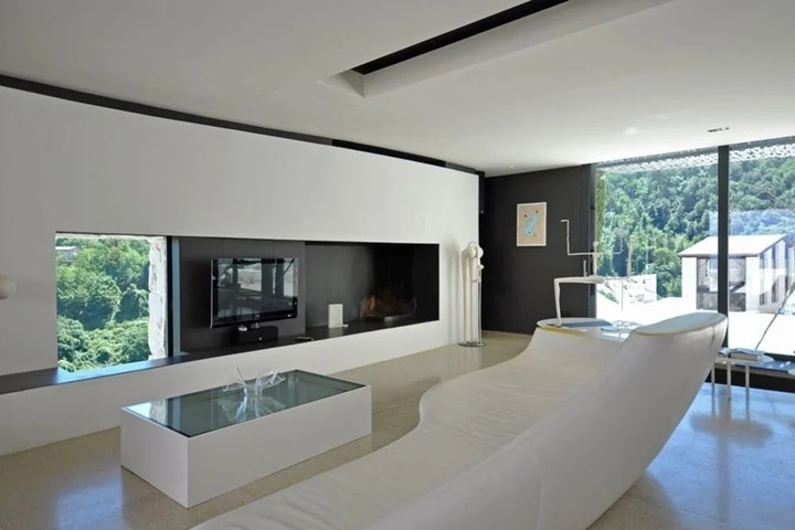 Room 2 of 13