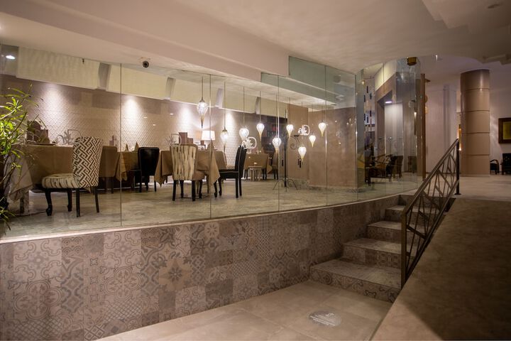 Entrance & Lobby