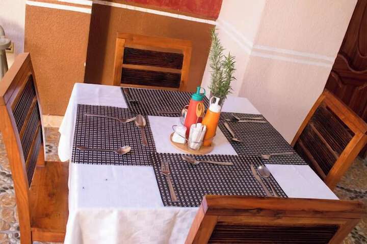 Dining 48 of 66