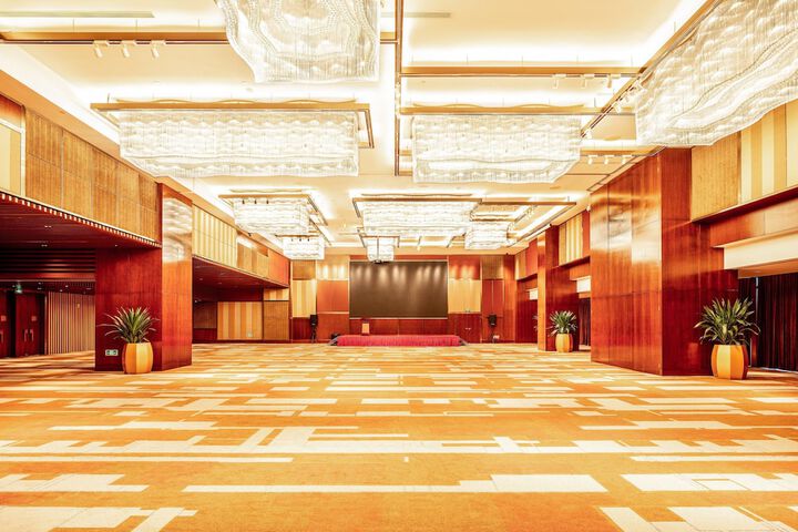 Ballroom/Hall 88 of 116
