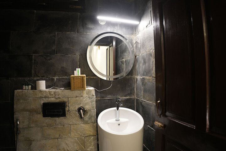 Room 43 of 96