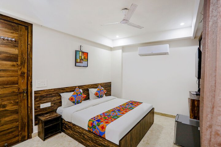 Room 26 of 33