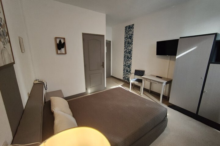 Room 54 of 71