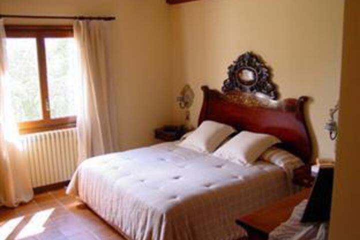 Room 3 of 8