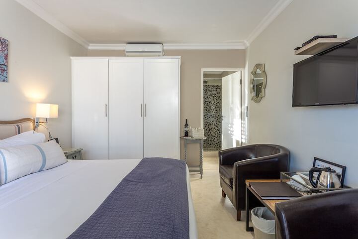 Room 20 of 344