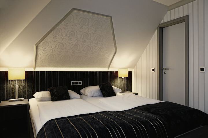 Room 11 of 89
