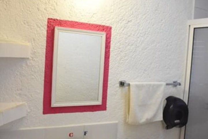 Room 5 of 25