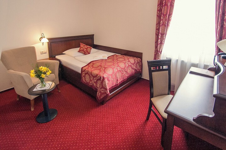 Room 13 of 43