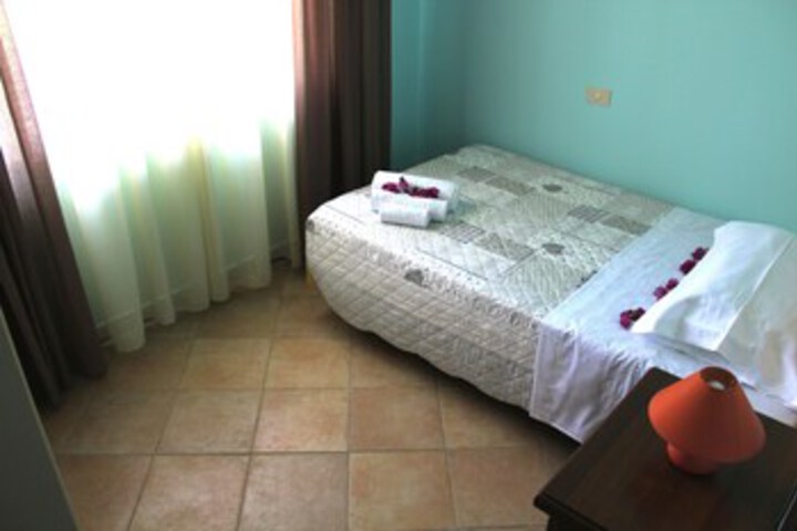 Room 33 of 39