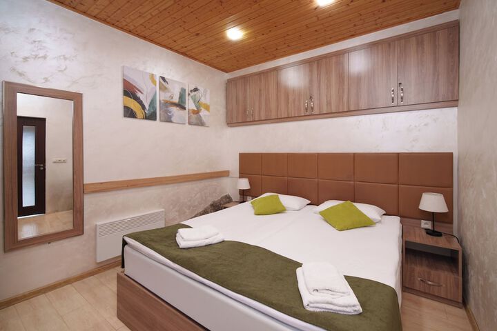 Room 25 of 149