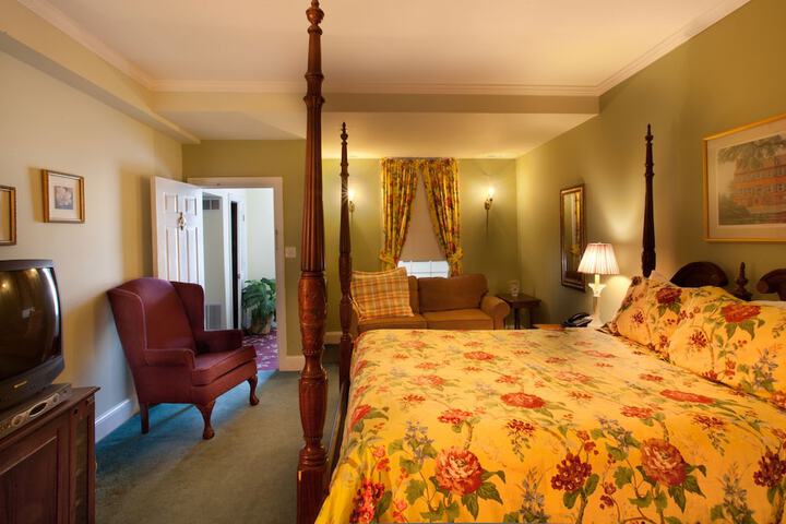 Room 51 of 170