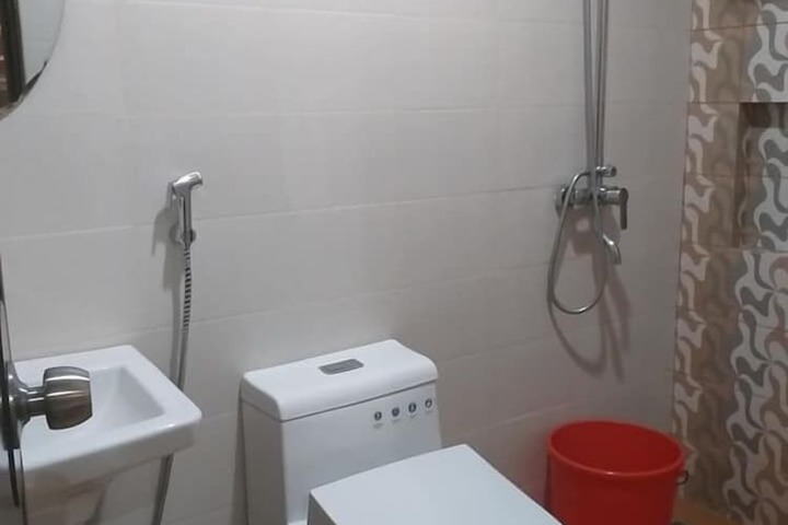 Room 8 of 12