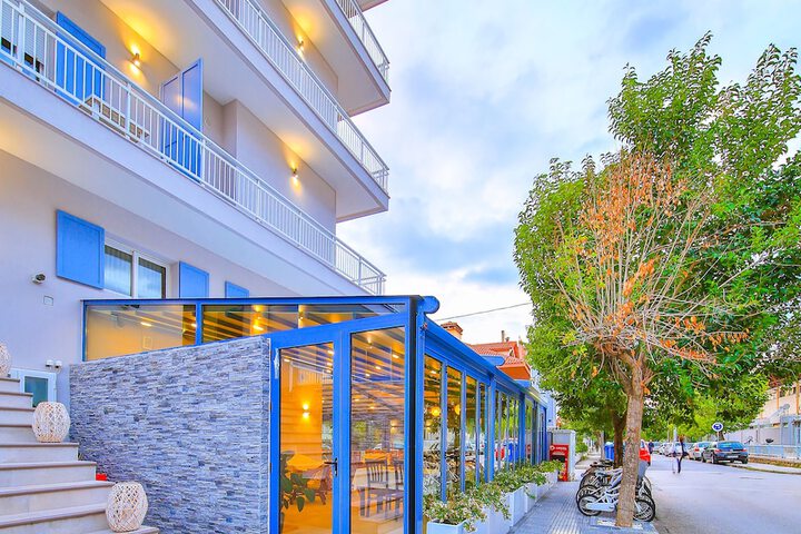 Photo of Dias Hotel