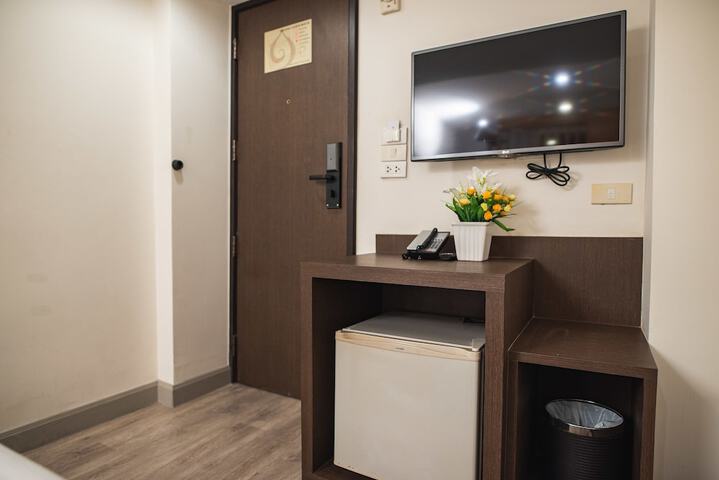 Room 52 of 98