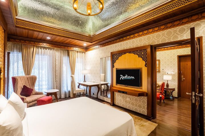 Room 35 of 104