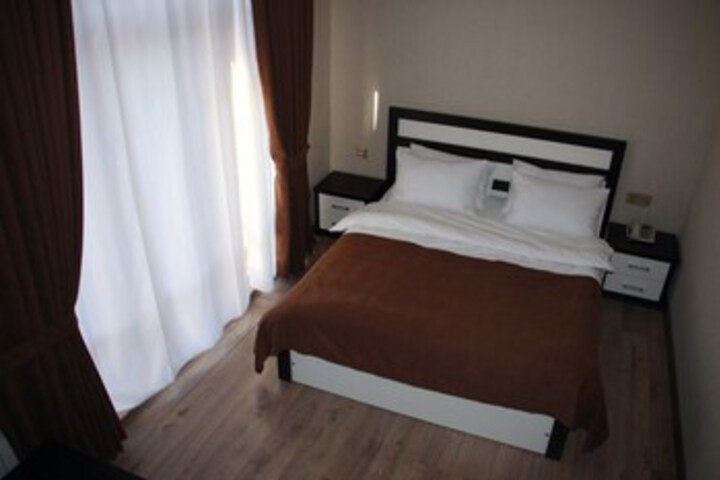 Room 12 of 15