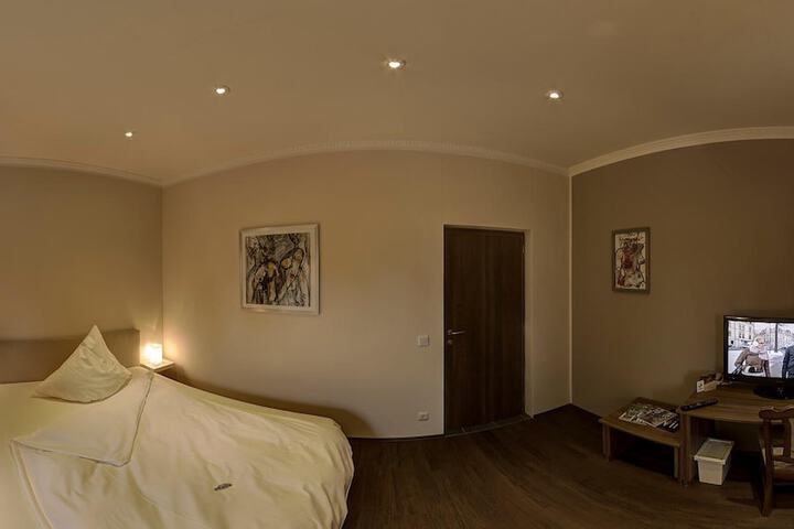 Room 21 of 52