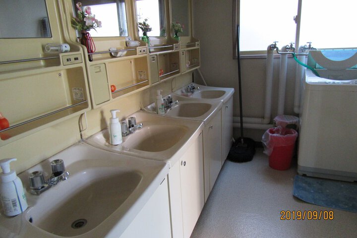 Room 16 of 38