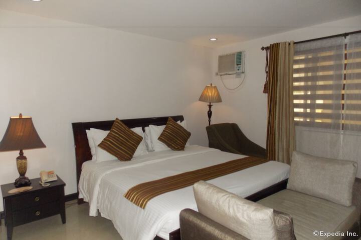 Room 8 of 42