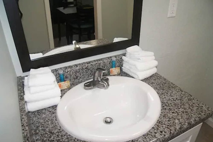 Bathroom sink