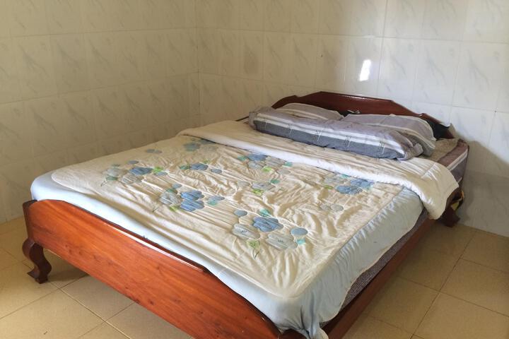 Room 3 of 6
