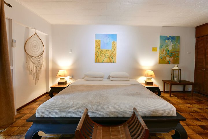 Room 28 of 114