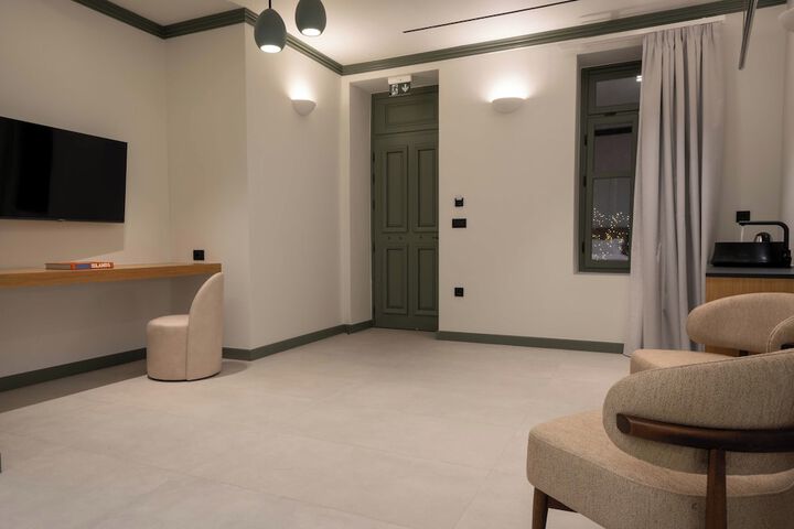 Room 84 of 120