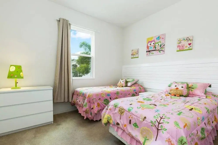 Room 6 of 22