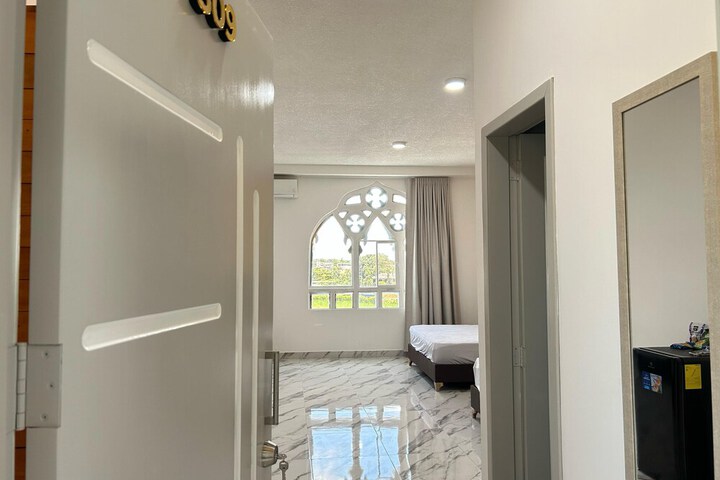 Room 10 of 74