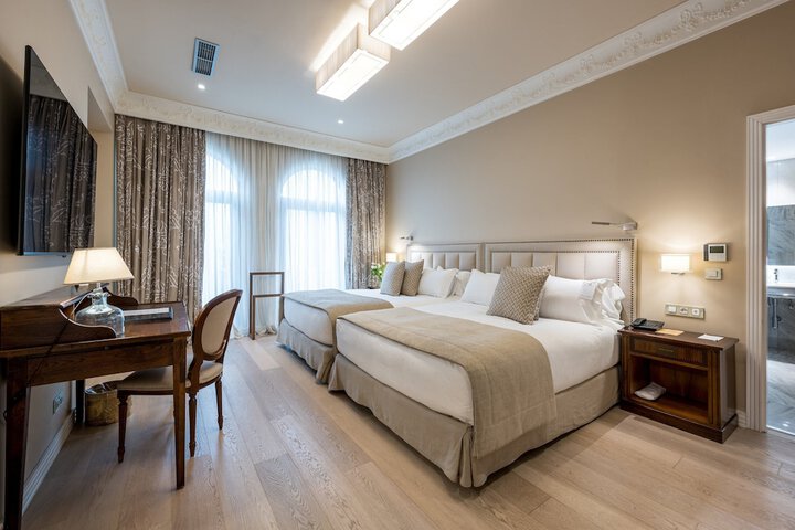 Room 15 of 42