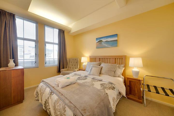 Room 2 of 9