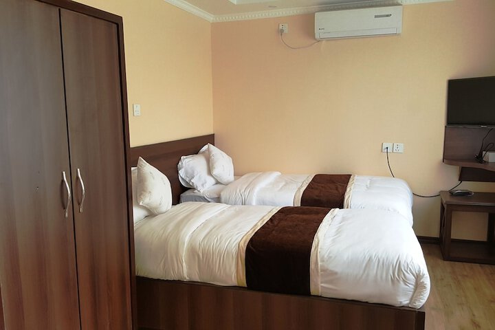 Room 13 of 42