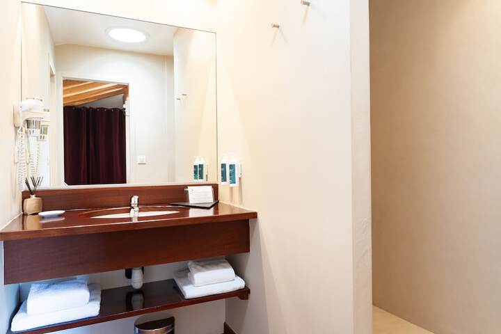Room 31 of 53